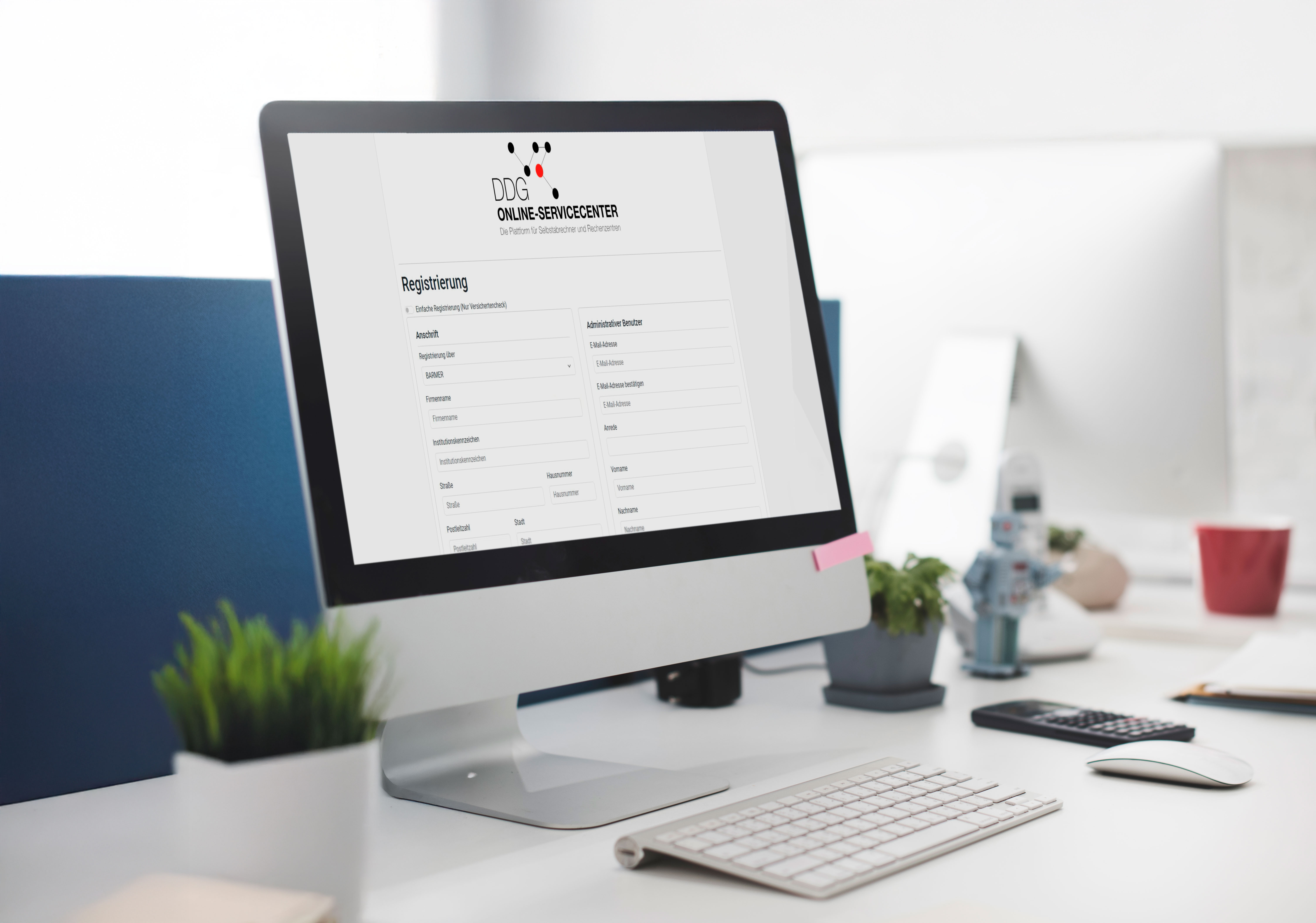 Laptop und modernes Touchpad für das Online-Servicecenter